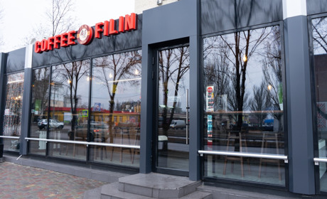 Кава з любов`ю: у Добропіллі відкрили кав’ярню мережі «FILIN»