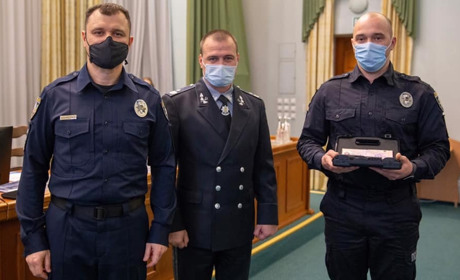 Поліцейський з Попасної отримав вищу нагороду Міністерства внутрішніх справ