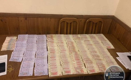 Директора Волноваського міськкомунгоспу затримали на хабарі 25 000 гривень