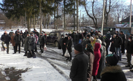 У Гулях люди зібралися, щоб висловити владі свої проблеми 