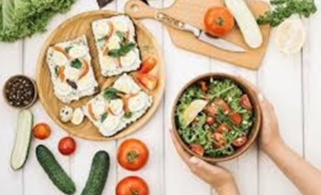 Харчування взимку: лікарка радить, які продукти та вітаміни потрібно додати до свого раціону