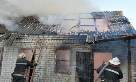 На Лозівщині за один день сталося дві пожежі: є жертва