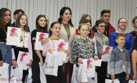 Відзнаки та цінні подарунки від Ірини Борзової отримали барські учасники фестивалю "Крок до мрії"