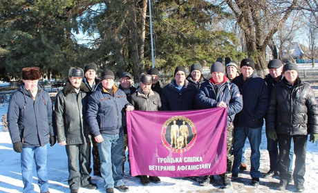 Воїни-афганці поклали квіти до пам'ятного знаку загиблих побратимів 
