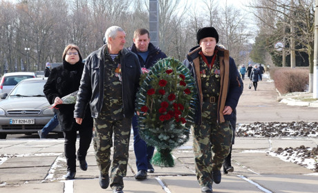На Сірогозщині вшанували воїнів-інтернаціоналістів: “вогник”, нагородження, покладання квітів