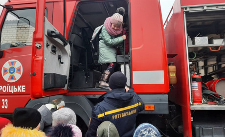 Учасники Тато-Хабу відвідують з екскурсією відділ служби з надзвичайних ситуацій 
