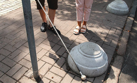 Тест на інклюзію: чи комфортно у Конотопі незрячим людям