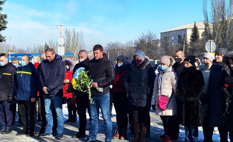 У Добропіллі вшанували пам'ять Героїв Небесної Сотні