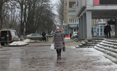 Захисні маски у Нікополі: що про них думають містяни