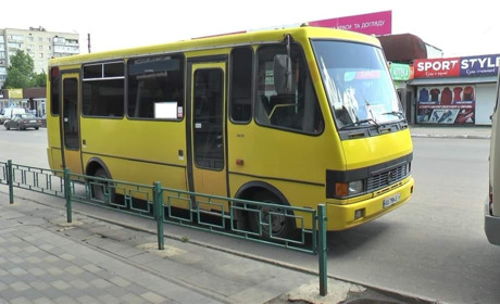 Пільгові маршрутки у Лозовій їздитимуть за новим графіком 