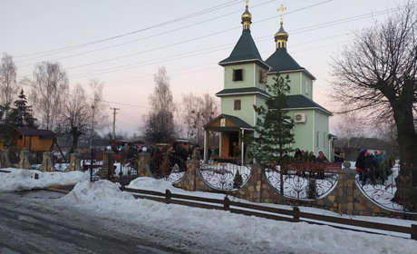 Вогонь пошкодив іконостас: в Сарненському районі горів храм