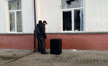 На Загір’ї у Народному домі побили всі вікна