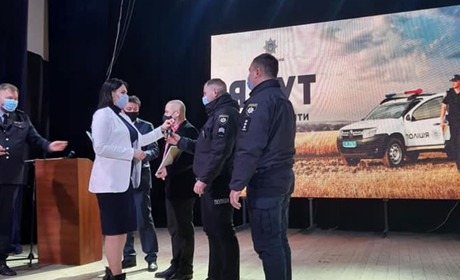 Поліцейські офіцери Гуляйпільської громади отримали 2 нових службових автомобілі