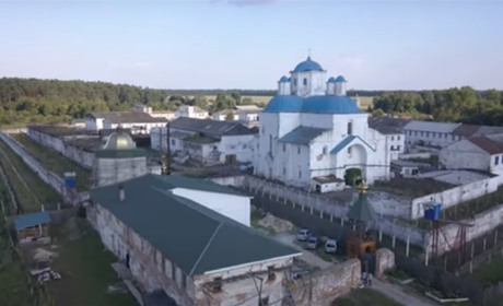 Таємниці монастирських поховань