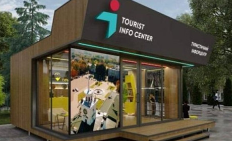 У сусідів: заборона партій, перемога у футболі, туристичний центр, грантова програма