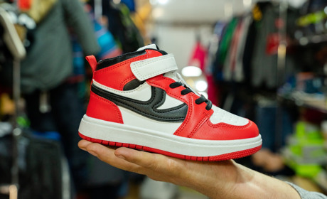 Гумові шнурки, косметика для взуття та стильні кросівки: топові товари від магазину "Billi Bob"