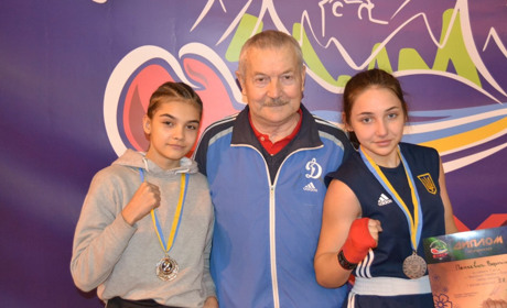 Нетішинки Анна Коверзнева та Вероніка Панкевич – призерки чемпіонату України з боксу