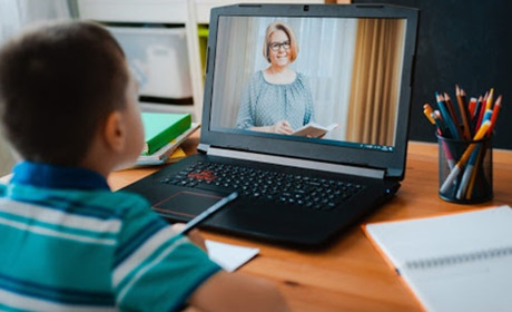 Міністерство освіти рекомендує дистанційку: як навчатимуться у Старокостянтинівській громаді