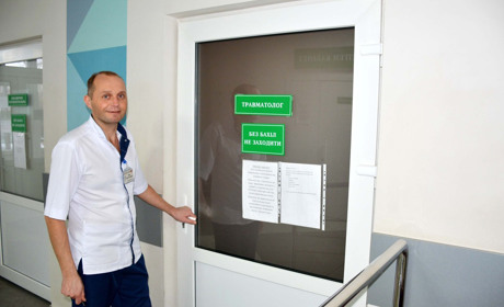 Що провокує біль у колінах і як його позбутися: консультує золотоніський лікар-травматолог