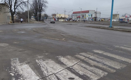 Обережно! Ями на асфальті: Топ-10 аварійних ділянок на дорогах у Волновасі після зими 2021