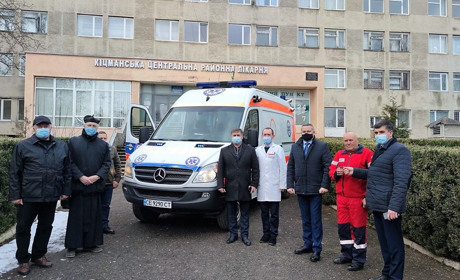 Кіцманській лікарні подарували ще один автомобіль «швидкої» партнери з Бєльського повіту Польщі