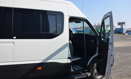 У Переяславі біля базару обікрали мікроавтобус