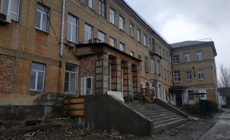 У Добропільській ЛІЛ капітально ремонтують приймальне відділення