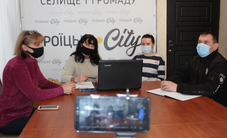 Діалог в студії про заходи безпеки та профілактику коронавірусної інфекції в Троїцькій громаді