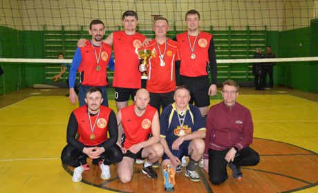 Команда «Статус» стала восьмиразовим чемпіоном волейбольного турніру на призи газети «Златокрай»
