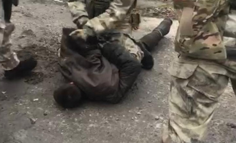 У Копайгородській селищній громаді зловмисник напав, побив та пограбував 95-літню жінку