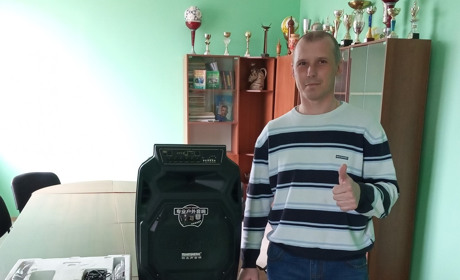 Нижньосірогозької ДЮСШ отримала обладнання для організації мовно-музичної трансляції на стадіоні