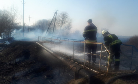 Переяслав у вогні: загорілися сад, очерет, міст та альтанка