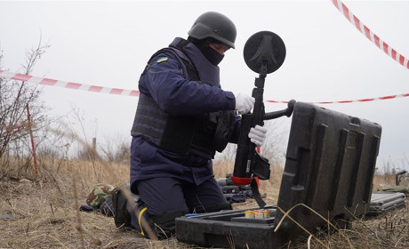 П'ять порад від рятувальників, якщо знайшли в лісі, полі чи власному городі підозрілий предмет