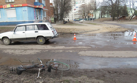 У Шостці поліцейські відкрили кримінальне провадження за фактом наїзду на велосипедиста