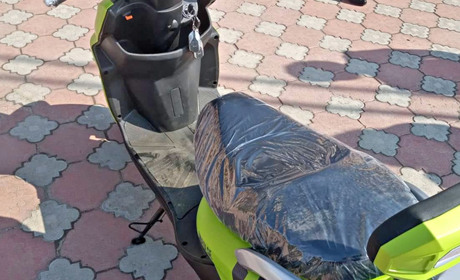 Старості Перемишля підприємець подарував скутер. Раніше вона їздила велосипедом