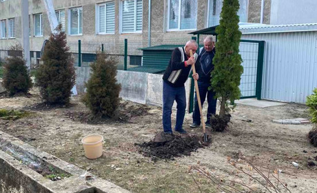 У квітні — прибирання та озеленення територій
