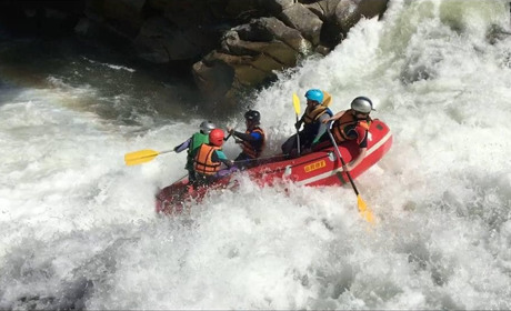 Драйвовий рафтинг Тисою