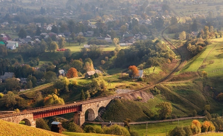 Хто не подав декларацію, а хто отримав від дружини дивіденди у сумі 61 грн – все про старост Ясіня
