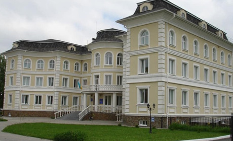 У Переяславі «Лікарська династія» орендувала будівлі статистики та податкової