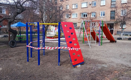 У Золотоноші побільшало відпочинкових зон: на вулиці Соборна з’явився ще один дитячий майданчик