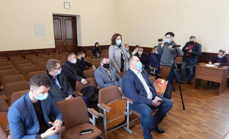 Звільнення лікарів трьох громад із тривіального процесу обернулося на таку собі «гру престолів»