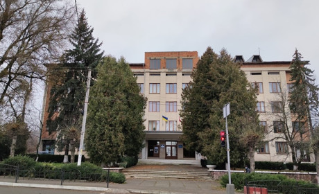 Голову Кіцманської РДА і керівників ще 6 колишніх районів звільнено — розпорядження Президента