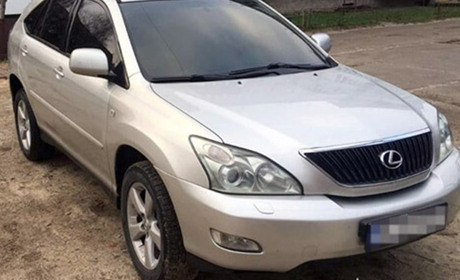 Викрадений у Славуті елітний автомобіль злодії продали в іншій області