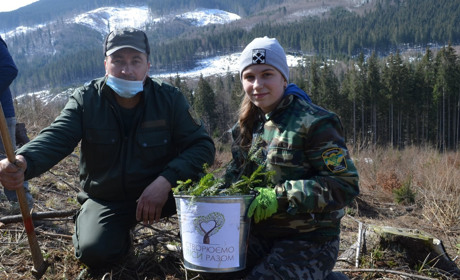 Іванна Климпуш-Цинцадзе садила дерева в Лужанському лісництві