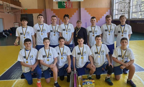Фото дня: юні лозівські баскетболісти – чемпіони України