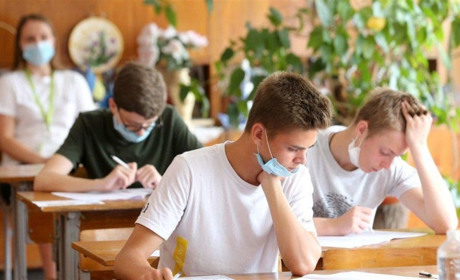 Учнів 11-х класів також звільнили від проходження державної підсумкової атестації