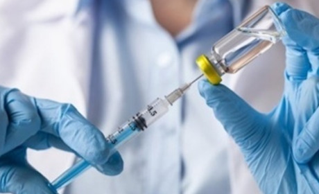 Педагогів, які працюватимуть на ЗНО, вакцинуватимуть CoronaVac
