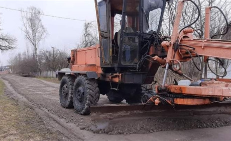 Де грейдерують дороги на Дружбі