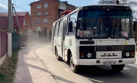 «Червона зона» залишається. Але громадський транспорт буде ходити