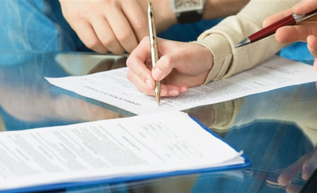 Строкові договори в українських педагогів-пенсіонерів закінчуються 30 червня. Що буде далі